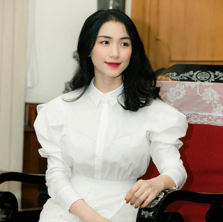 Bảo Anh khoe vòng 3 đẹp nín thở; Tiểu Vy tung bộ ảnh mới đón tuổi 20 ảnh 23