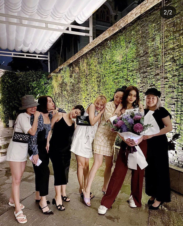 Showbiz 29/6: Midu khoe vòng 1 căng đét, nghi vấn Hoài Lâm về quê bán cafe vỉa hè mưu sinh ảnh 6