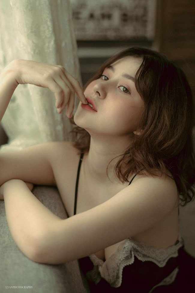 Bông hồng lai Việt - Mỹ “gây sốt” với nhan sắc cực phẩm và body nóng bỏng ở tuổi 18 ảnh 10