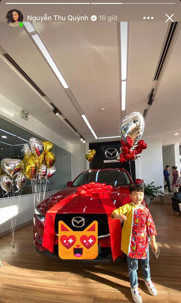 Showbiz 29/6: Midu khoe vòng 1 căng đét, nghi vấn Hoài Lâm về quê bán cafe vỉa hè mưu sinh ảnh 13