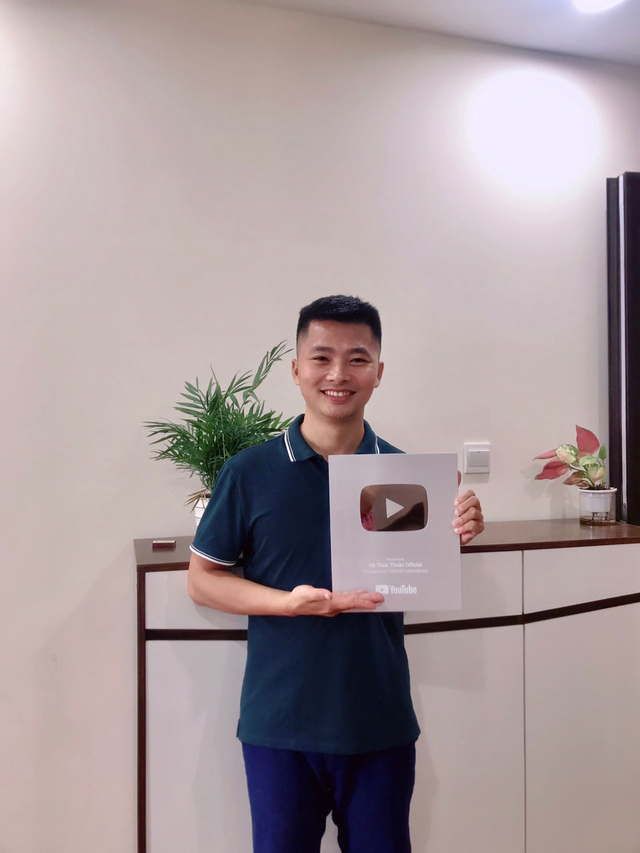 Sắc màu SV 31/7: Nữ sinh mặc áo dài “đẹp nhất mạng xã hội“ ảnh 14