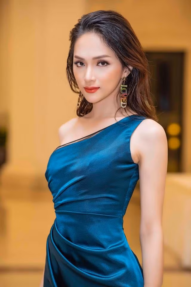 Trường Giang phủ sóng nhiều gameshow; Thanh Hằng diện vét không nội y ảnh 25