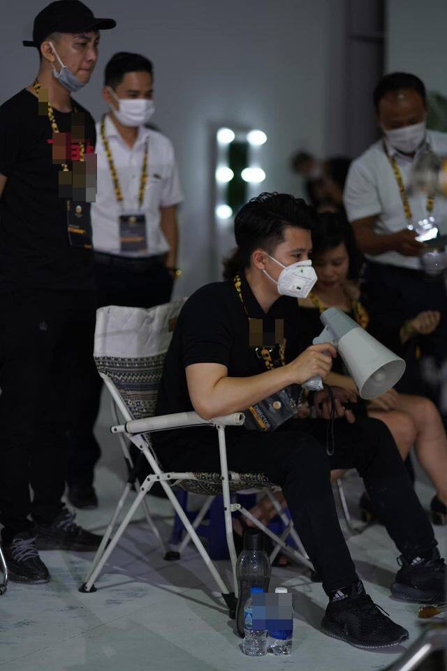 Đại gia Minh Nhựa “rap” về Wowy trên xe siêu sang 50 tỷ khiến cư dân mạng xôn xao ảnh 26