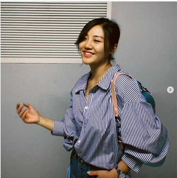 Showbiz 18/6: H'Hen Niê đi chân trần dưới mưa gây “sốt”, Hoàng Thùy Linh - Gil Lê tình tứ ảnh 21