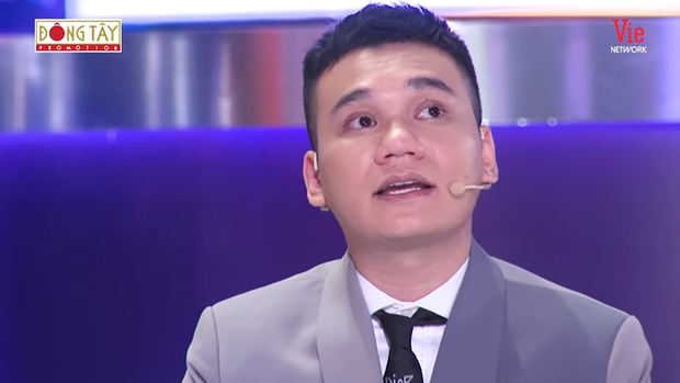 Emily diện váy hở bạo; MV của Quân A.P lọt Top 36 MV “hot” trên thế giới ảnh 20