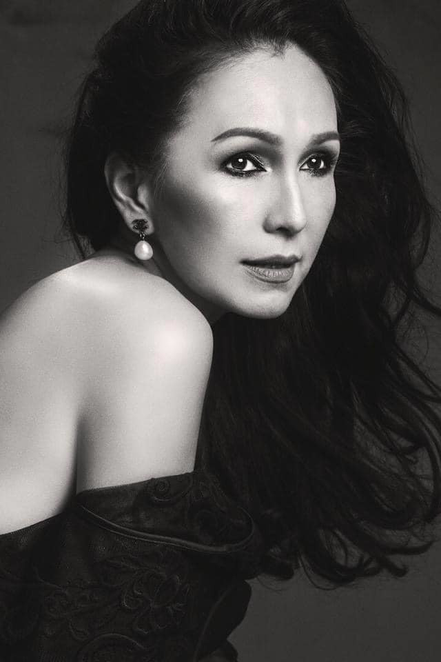 Showbiz 1/7: Lynk Lee bị “ghét lây” vì hợp tác với K-ICM, Trấn Thành hôn vợ giữa họp báo ảnh 15