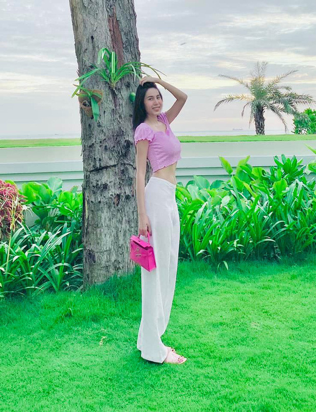 Showbiz 7/7: Hồ Ngọc Hà lần đầu lộ bụng bầu, Thủy Tiên tiếp bước các mỹ nhân khoe eo thon ảnh 12