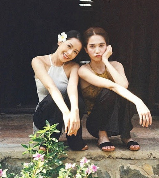 Showbiz 6/6: Đông Nhi mũm mĩm ở tháng thứ tư thai kì, Chi Pu đọ sắc với Ngọc Trinh ảnh 1