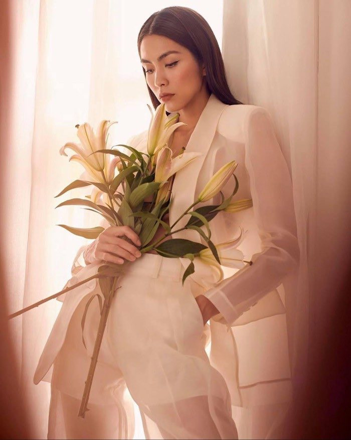 Tăng Thanh Hà diện trang phục xuyên thấu lạ mắt; Wowy ra Hà Nội “truy tìm” bác Lại Văn Sâm ảnh 1