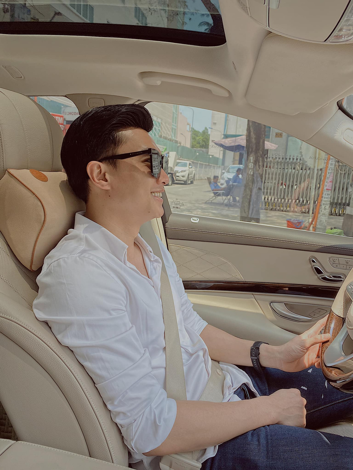 Quốc Trường tin rằng công ty sẽ có đủ tiềm lực để vượt qua giai đoạn dịch bệnh khó khăn này. Quốc Trường: Dịch nên phải gác hết công việc, Cô Vy đang khiến 6 múi của anh dồn thành 1 ảnh 2