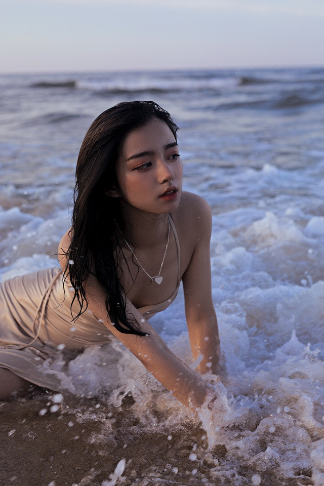 Sắc màu SV 21/7: Cô “Dương Mịch” của ĐH Greenwich; hot girl “đường phố” lột xác quyến rũ ảnh 5