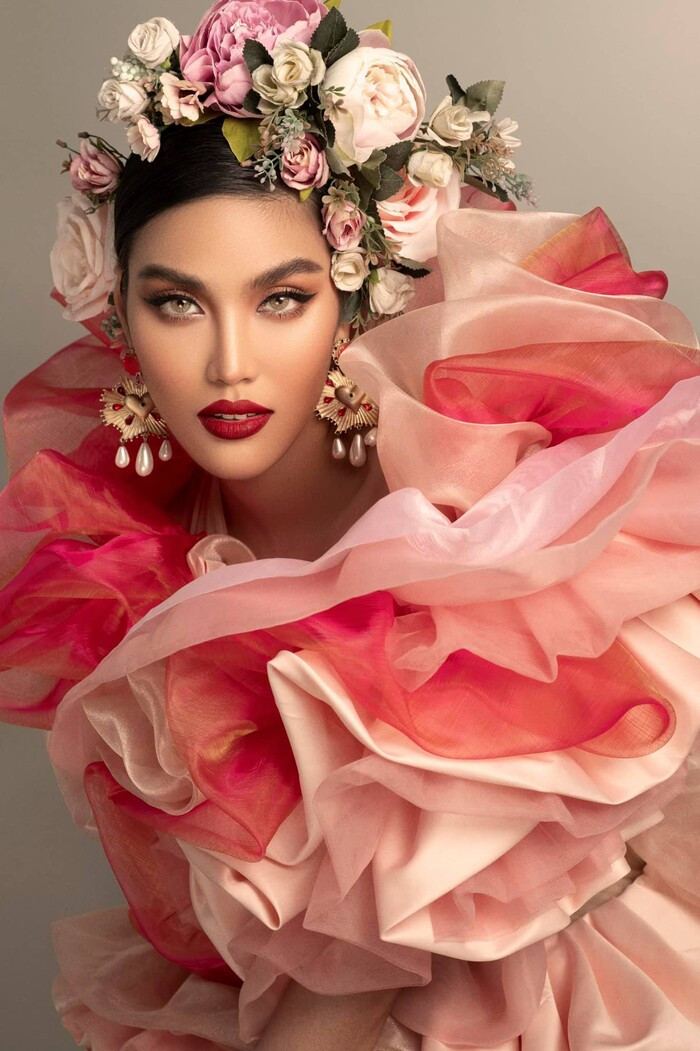 Showbiz 4/8: Ngọc Trinh phỗ diễn đường cong nóng bỏng, BB Trần diện váy xuyên thấu ảnh 10