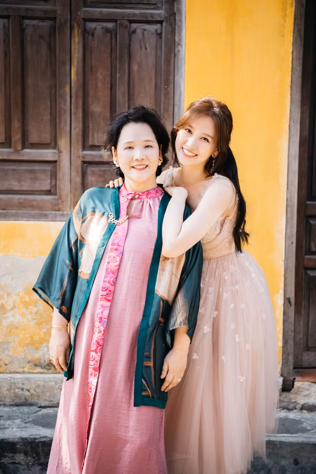 Showbiz 21/7: MC Đại Nghĩa tổ chức mổ mắt từ thiện, Hương Tràm tự nhận là “bạn tồi“ ảnh 17