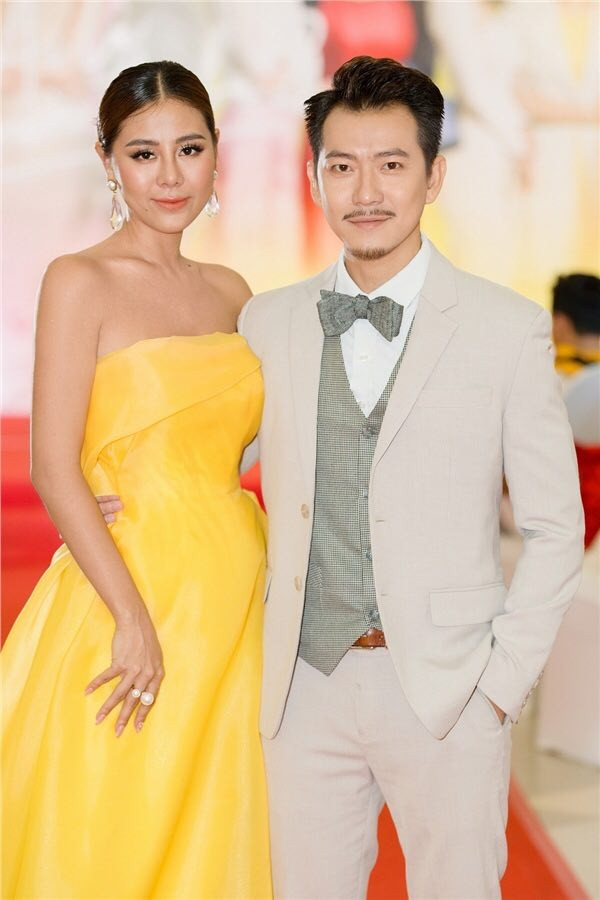 Ngọc Trinh hóa “Cô hầu gái” dù đã U40; Sơn Tùng phủ sóng “Sky Tour Movie” ở 190 quốc gia ảnh 17