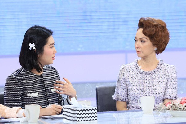 Hiền Hồ bất ngờ nữ tính với kiểu tóc mới; H'Hen Niê tự tin với túi cói đi chợ ảnh 15