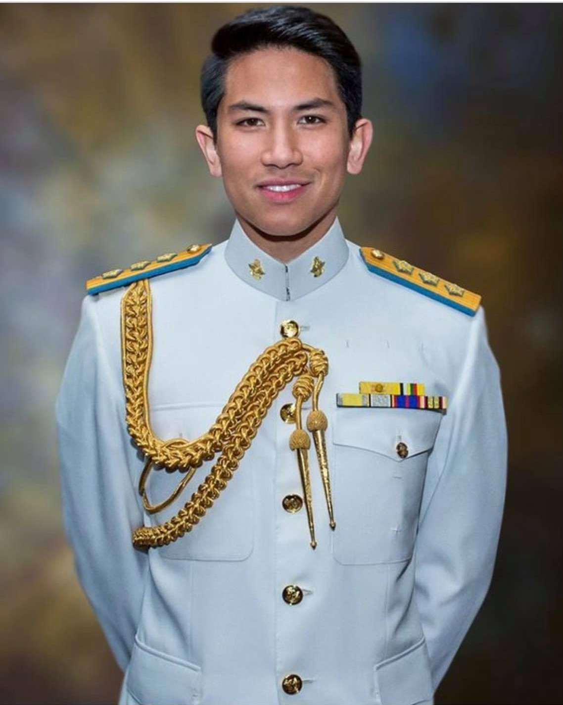 Ngọc Lan xin ứng tuyển làm vợ hoàng tử Brunei; Hoa hậu Kỳ Duyên đọ sắc bên siêu mẫu Hà Anh ảnh 3