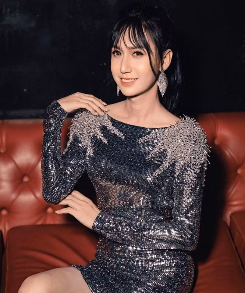 Showbiz 14/6: Hương Giang tậu xe 5 tỷ, Lynk Lee tuyên bố “giữ nguyên giới tính nữ“ ảnh 5