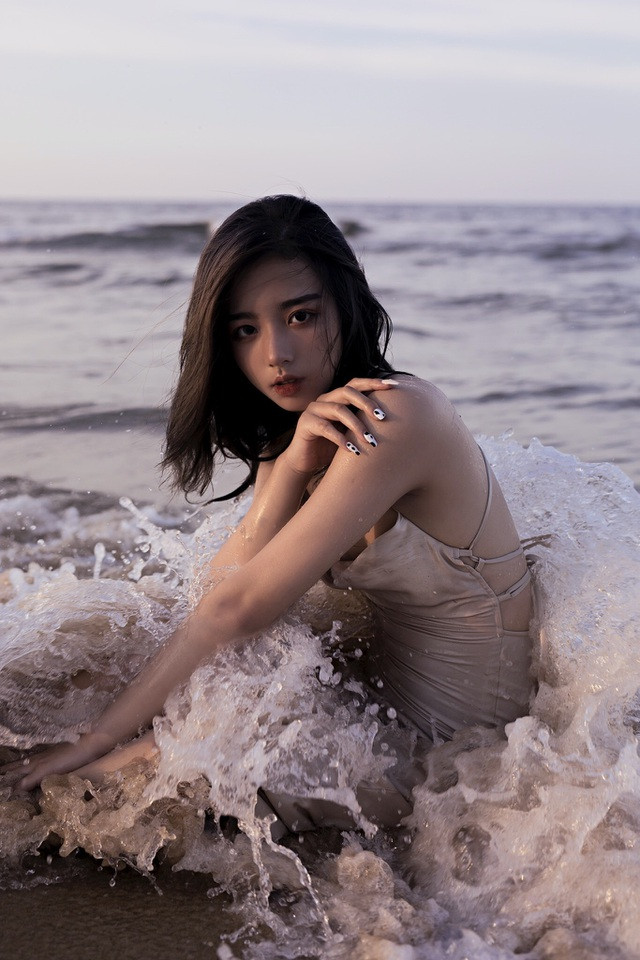 Sắc màu SV 21/7: Cô “Dương Mịch” của ĐH Greenwich; hot girl “đường phố” lột xác quyến rũ ảnh 4