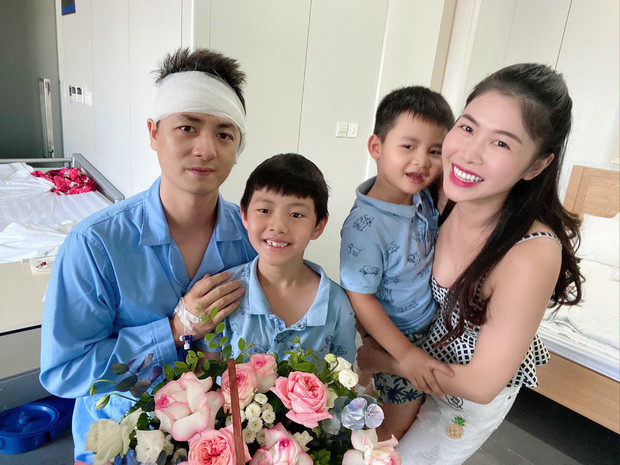 Showbiz 16/7: Xuân Nghị về thăm trường cũ; Sơn Tùng lọt Billboard Social 50 ảnh 25