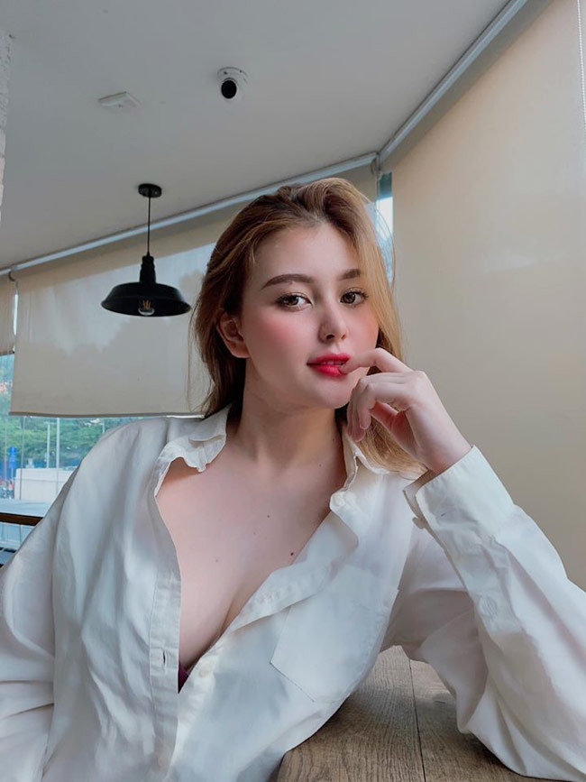 Bông hồng lai Việt - Mỹ “gây sốt” với nhan sắc cực phẩm và body nóng bỏng ở tuổi 18 ảnh 3