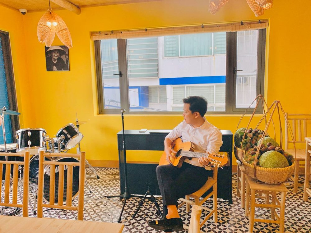 Showbiz 27/7: Hoàng Thùy mặc "bánh bèo" gây tranh cãi, Kaity Nguyễn chủ động cách ly ảnh 9