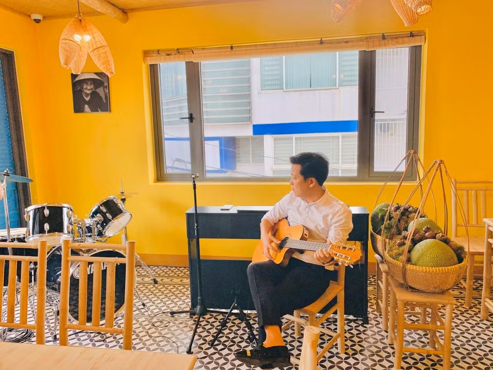 Showbiz 27/7: Hoàng Thùy mặc "bánh bèo" gây tranh cãi, Kaity Nguyễn chủ động cách ly ảnh 9