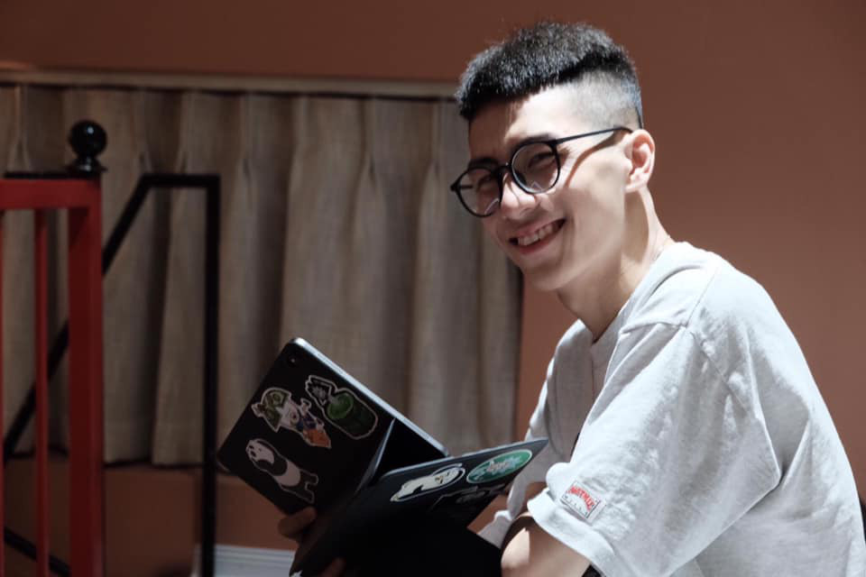 Sắc màu SV 27/7: “Thả tim” rần rần với nữ “chiến sĩ” xinh đẹp của ĐH Kinh tế Quốc dân ảnh 14