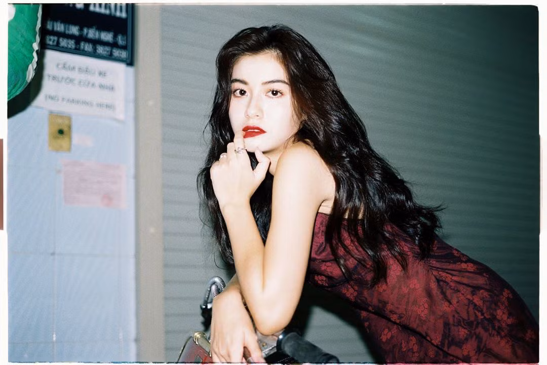 Sắc màu SV 4/8: Nữ sinh đẹp tựa diễn viên Hoa ngữ; hot boy TikTok triệu view mới nổi ảnh 6