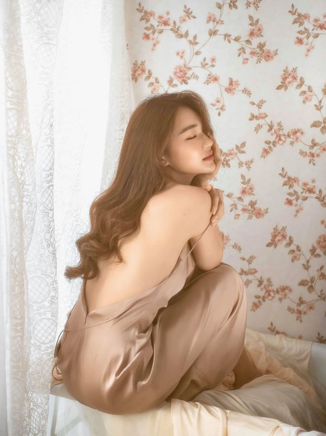 Sắc màu SV 3/8: Hot girl được mệnh danh “crush quốc dân”, Tiktoker “thả thính” gây xôn xao ảnh 12