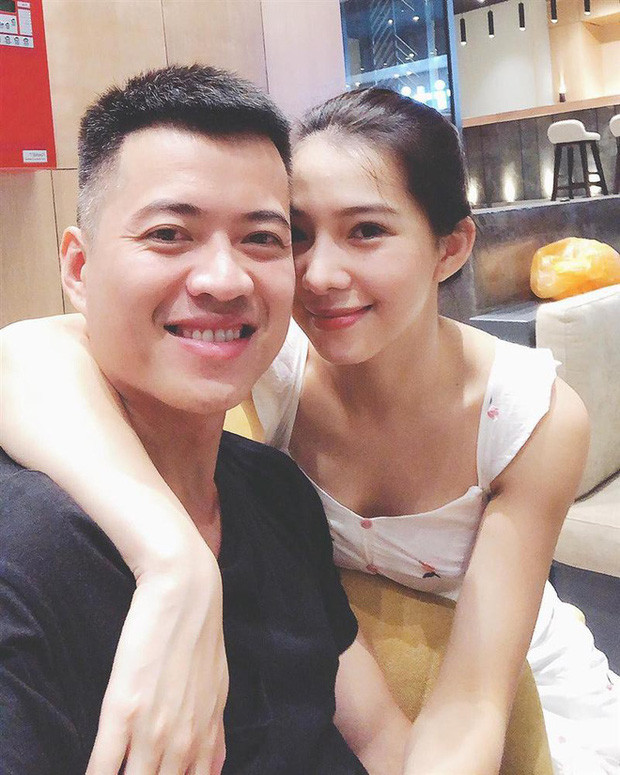 Showbiz 1/8: Chi Pu khoe vòng 1 cực nóng, Khả Ngân đón tuổi mới một mình ảnh 24