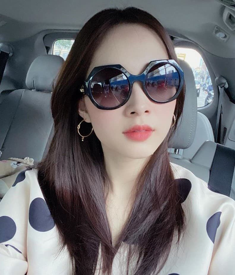 Elly Trần gây bất ngờ vì đổi kiểu tóc; Đặng Thu Thảo được khen quá xinh đẹp dù đã 2 con ảnh 14