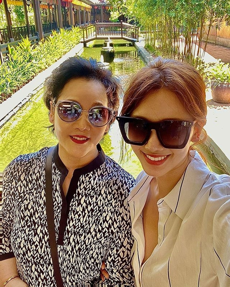 Showbiz 4/7: Ly Ly vui vẻ, mặc Châu Đăng Khoa đòi đền bù 15,5 tỷ; Thu Trang khoe “có bầu“ ảnh 11