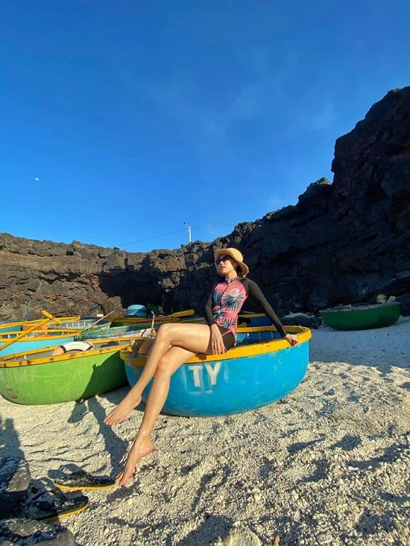 Showbiz 10/6: Min diện nội y cực quyến rũ, Diệu Nhi “bất thường” trong hình ảnh mới ảnh 17