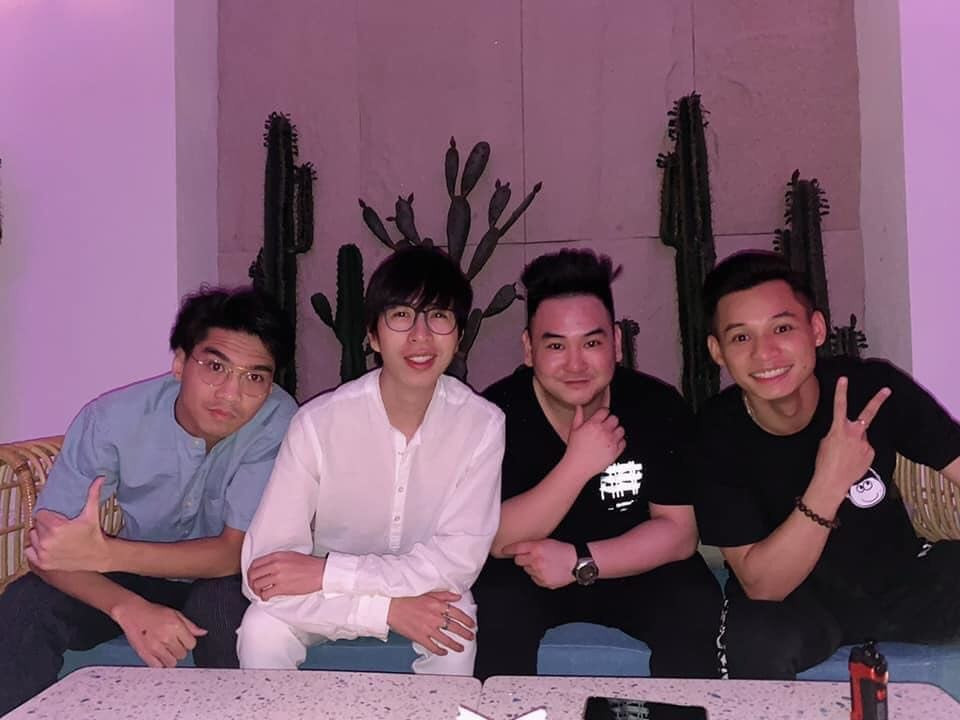 “Tứ hoàng streamer” bất ngờ hội ngộ; Karik đăng trạng thái buồn sau khi công khai bạn gái ảnh 5