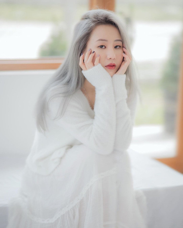 Sắc màu SV 15/7: Nữ sinh có vẻ đẹp tựa Lisa; hot girl RMIT được tặng đồng hồ 400 “củ” ảnh 4 Sắc màu SV 15/7: Nữ sinh có vẻ đẹp tựa Lisa; hot girl RMIT được tặng đồng hồ 400 “củ” ảnh 4