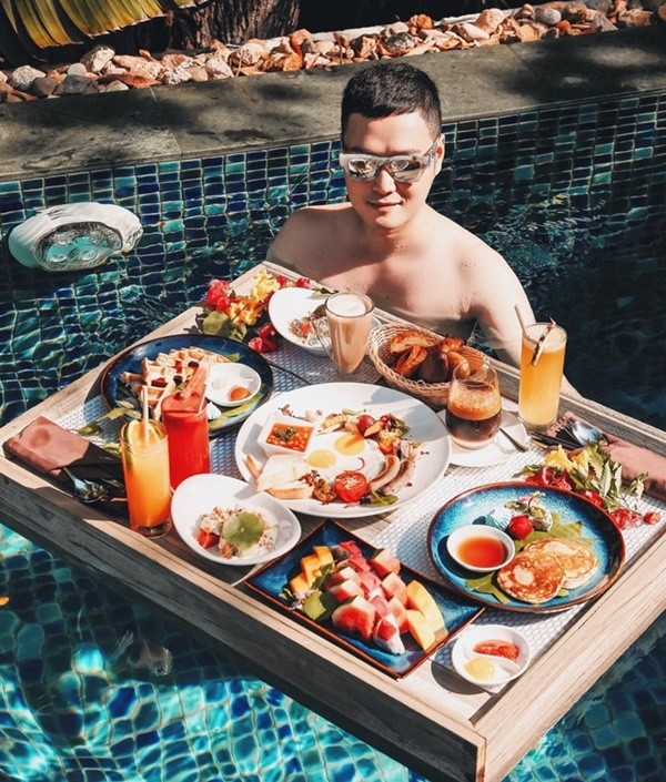 Showbiz 7/7: Hồ Ngọc Hà lần đầu lộ bụng bầu, Thủy Tiên tiếp bước các mỹ nhân khoe eo thon ảnh 18