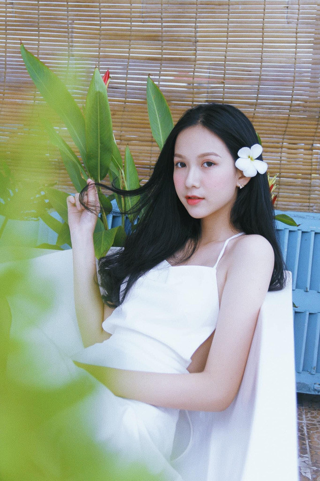 Sắc màu SV 17/7: Nữ sinh trung học đẹp tựa thiên thần; hotgirl 10X sở hữu tài sản “khủng“ ảnh 19