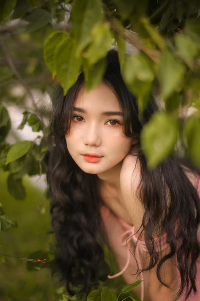 Sắc màu SV 1/8: Nữ sinh sở hữu nhan sắc như “búp bê lai”, hot girl có nụ cười tỏa nắng ảnh 4