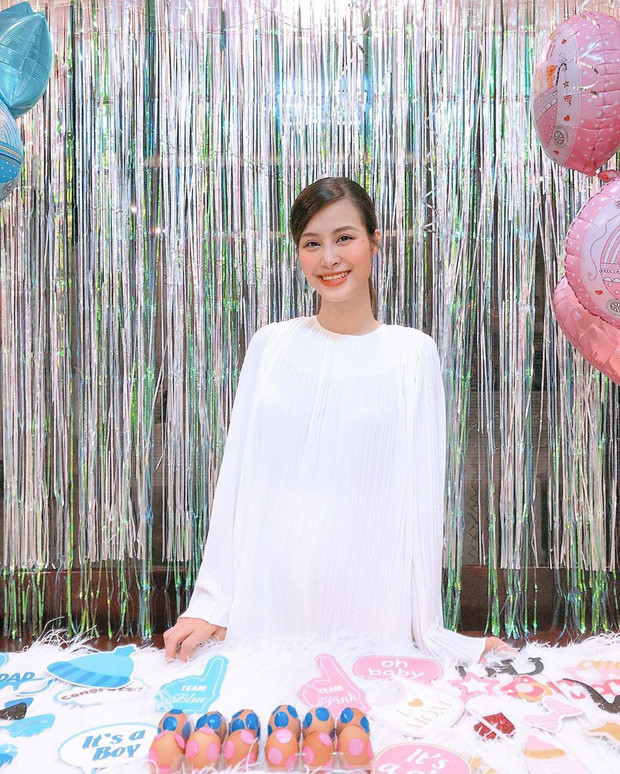 Showbiz 4/7: Ly Ly vui vẻ, mặc Châu Đăng Khoa đòi đền bù 15,5 tỷ; Thu Trang khoe “có bầu“ ảnh 6