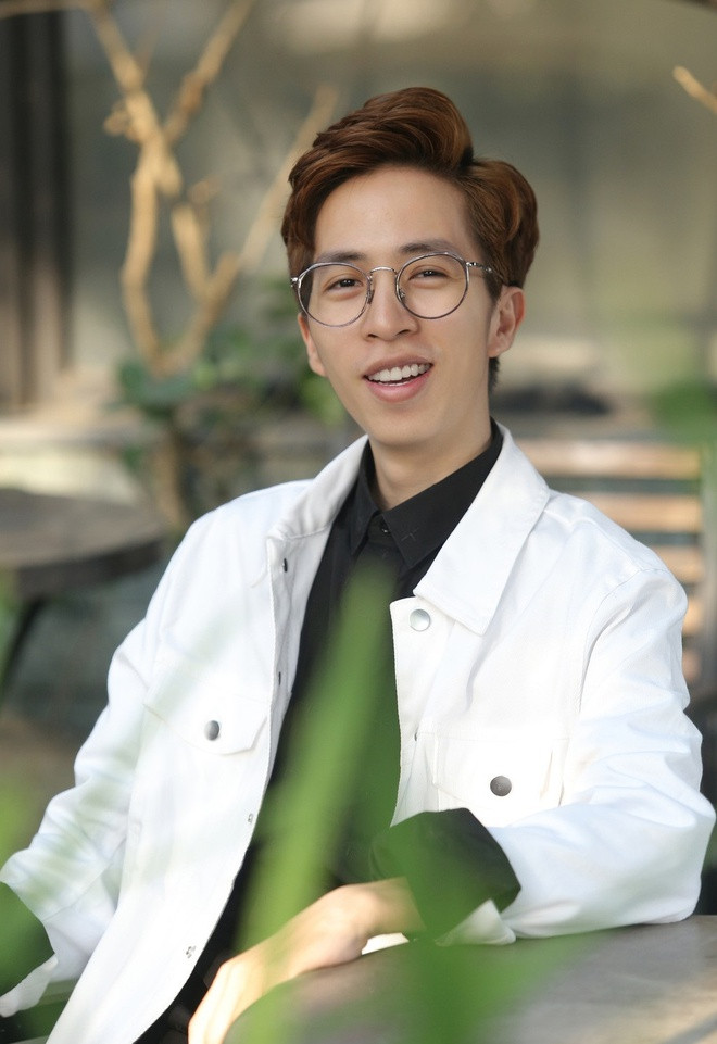 Showbiz 22/5: Hồ Quang Hiếu chăm "thả thính" hậu chia tay Bảo Anh, Hương Giang tậu xế mới? ảnh 11