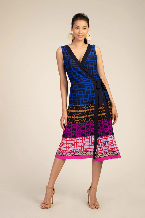 Showbiz 23/7: Ngọc Trinh diện quần cắt xẻ lạ mắt, Diệu Nhi khoe hình bikini siêu hot ảnh 18