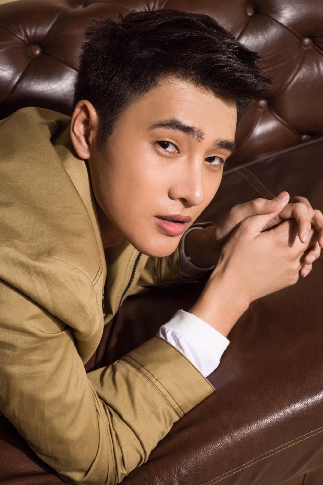 Nhâm Phương Nam: Từ chàng nhân viên phục vụ đến nam thần đa tài của showbiz ảnh 1
