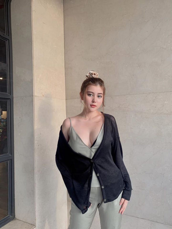 Bông hồng lai Việt - Mỹ “gây sốt” với nhan sắc cực phẩm và body nóng bỏng ở tuổi 18 ảnh 12