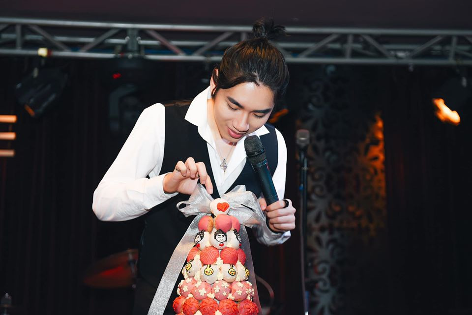 Showbiz 2/6: Jack khoe “núi quà” fan tặng 1/6, Tim và Trương Quỳnh Anh "tái hợp" ảnh 8