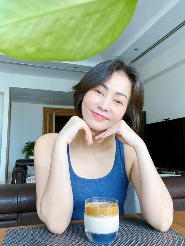 Showbiz 8/7: Châu Bùi “thả thính” Binz khi vừa chia tay Decao; Chi Pu khoe body táo bạo ảnh 17