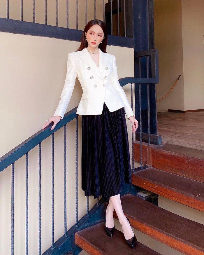 Thủy Tiên khoe ảnh tự tin mặc đồ ngủ, để mặt mộc; Mr. Siro khiến fan “sốc” vì quá gầy ảnh 12