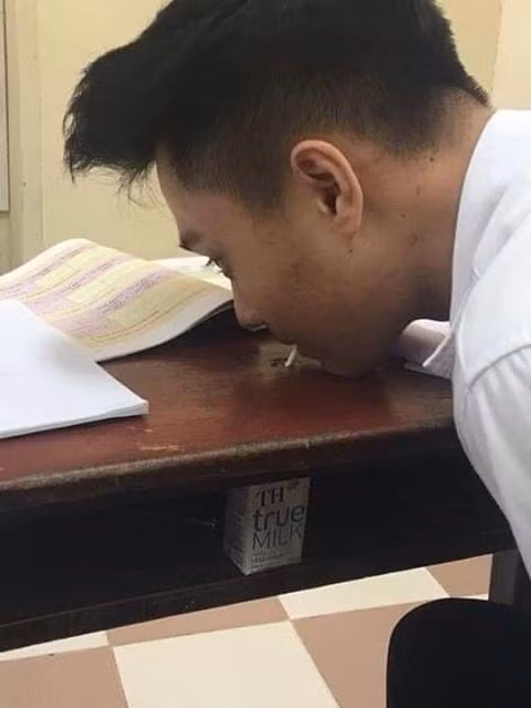 Sắc màu SV 28/6: 3 mỹ nữ ĐH Kinh tế Quốc gây sốt mạng, sinh viên lao đao vì giá điện tăng ảnh 9