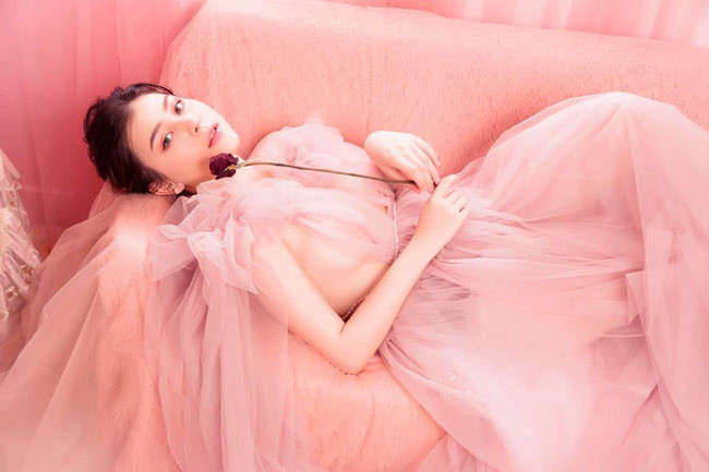 Bông hồng lai Việt - Mỹ “gây sốt” với nhan sắc cực phẩm và body nóng bỏng ở tuổi 18 ảnh 6