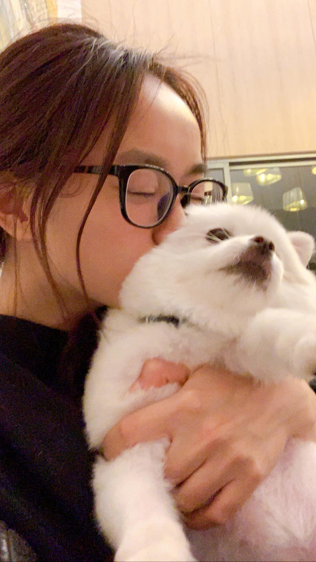 Showbiz 27/7: Hoàng Thùy mặc "bánh bèo" gây tranh cãi, Kaity Nguyễn chủ động cách ly ảnh 4