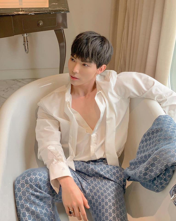 Showbiz 4/8: Ngọc Trinh phỗ diễn đường cong nóng bỏng, BB Trần diện váy xuyên thấu ảnh 6